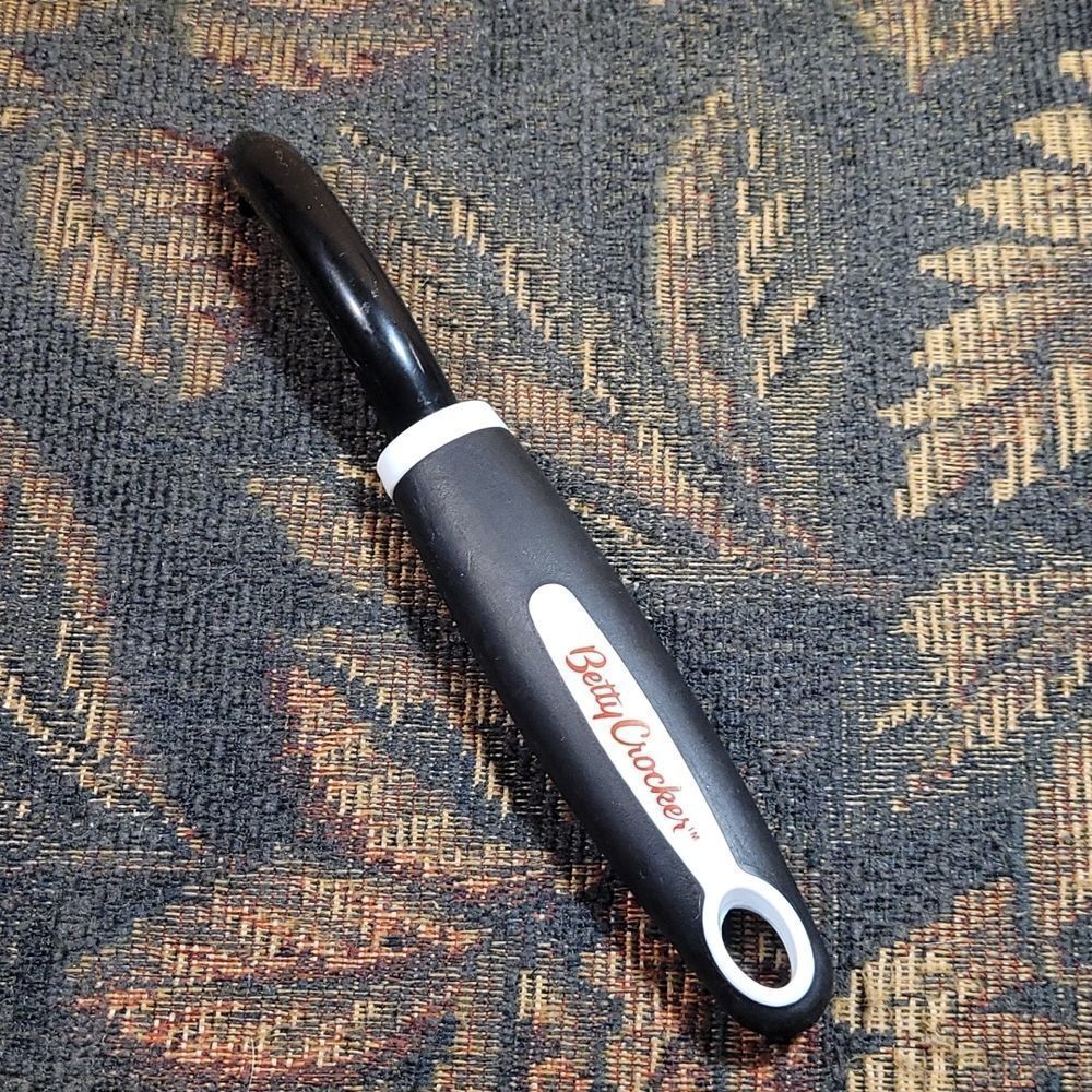 Betty Crocker Essentials Comfort Grip Vegetable Peeler